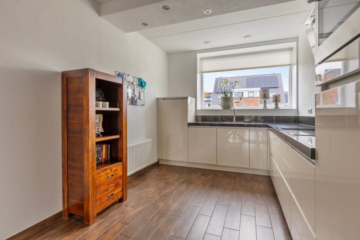 Foto 14 van Menkarstraat 21