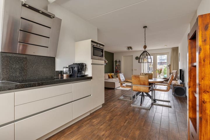 Foto 15 van Menkarstraat 21