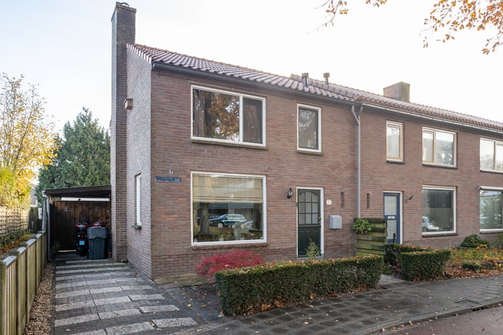 Bekijk foto 1 van Scheidiuslaan 1