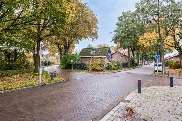 Foto 43 van Comm d Vos v Steenwijklaan 74