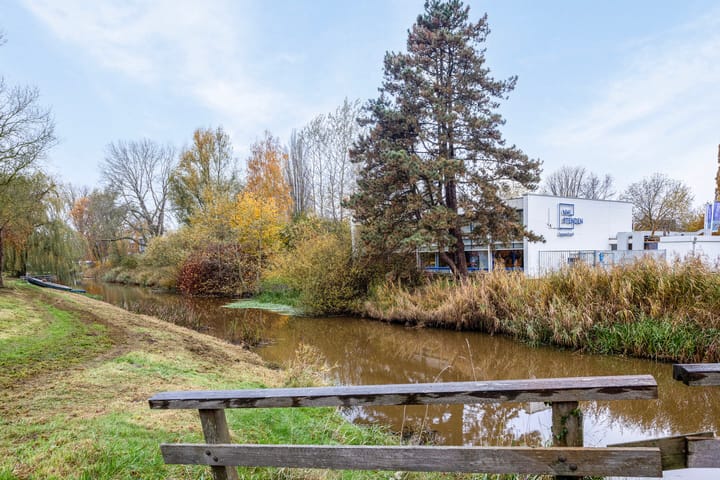 Foto 45 van Comm d Vos v Steenwijklaan 74