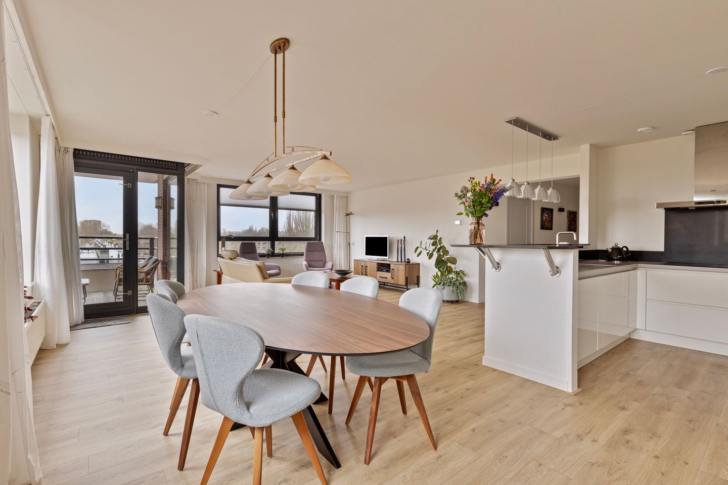 Foto 1 van Fluweelboomlaan 45