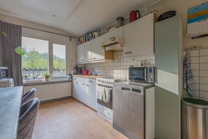 Foto 10 van Loenensestraat 1-A