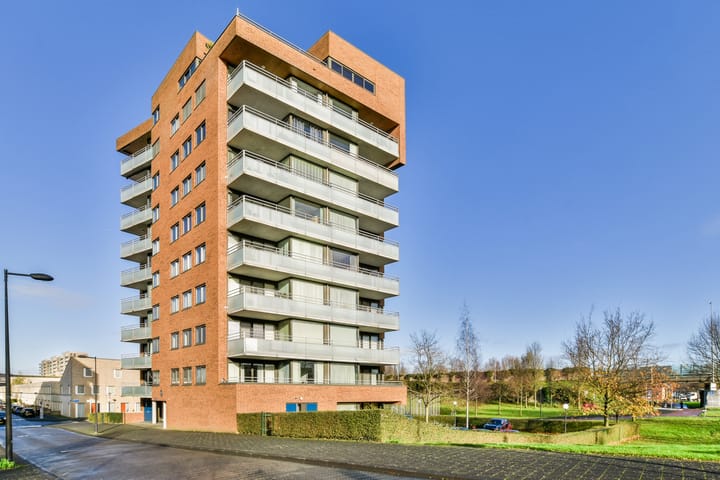 Foto 1 van Sean MacBridestraat 46