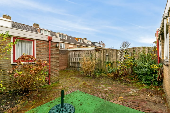 Bekijk foto 30 van Jan van Bergenstraat 5