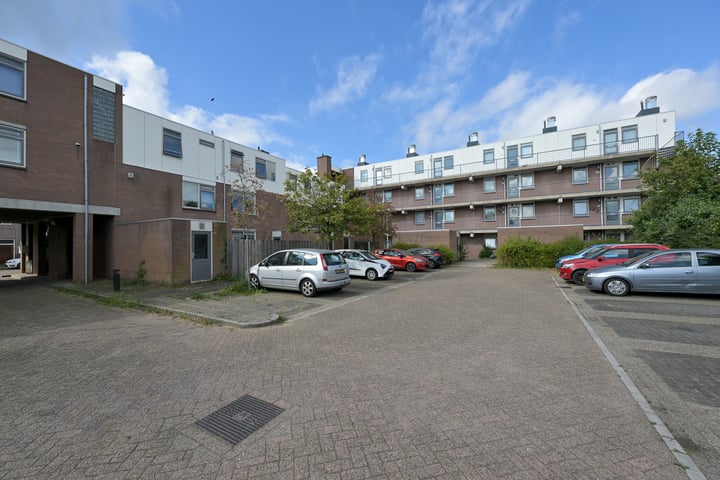 View photo 1 of C.H. Moensstraat 55