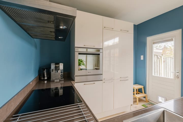 Foto 10 van Van 't Hoffstraat 1