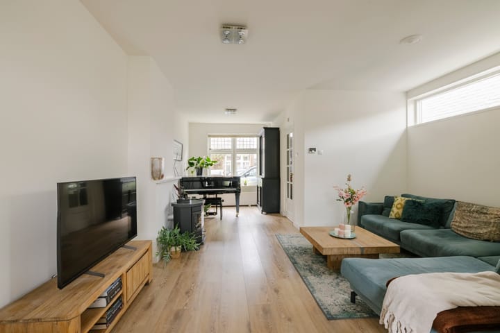 Foto 12 van Van 't Hoffstraat 1