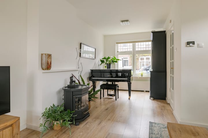 Foto 13 van Van 't Hoffstraat 1