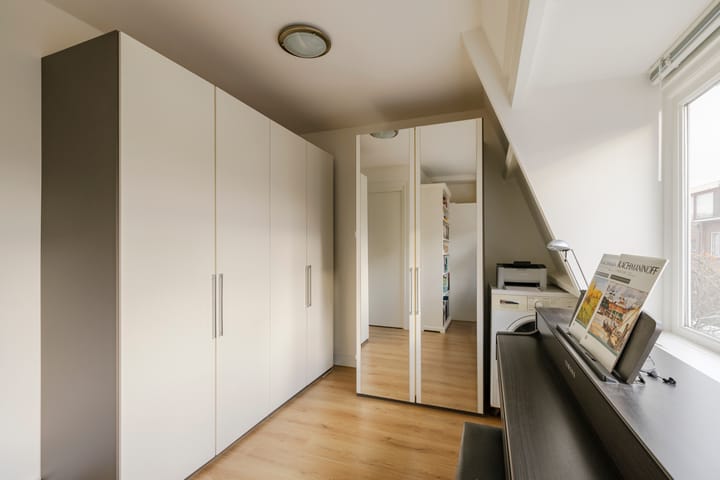 Foto 22 van Van 't Hoffstraat 1