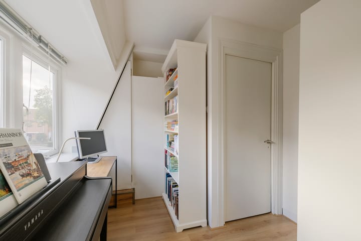 Foto 23 van Van 't Hoffstraat 1