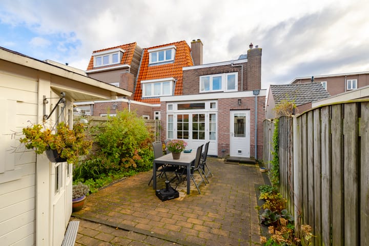 Foto 26 van Van 't Hoffstraat 1