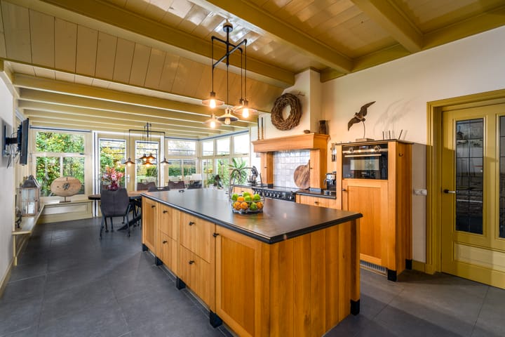 Foto 10 van Kommisjewei 168