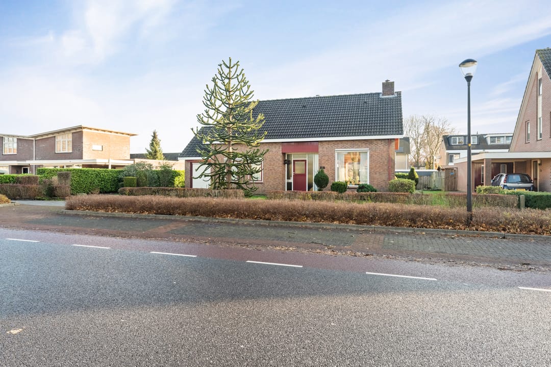 Photo 2 of Burgemeester van Engelenweg 205