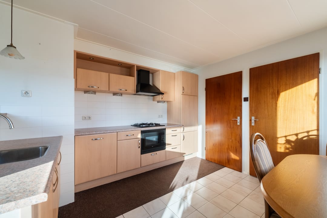 Photo 16 of Burgemeester van Engelenweg 205