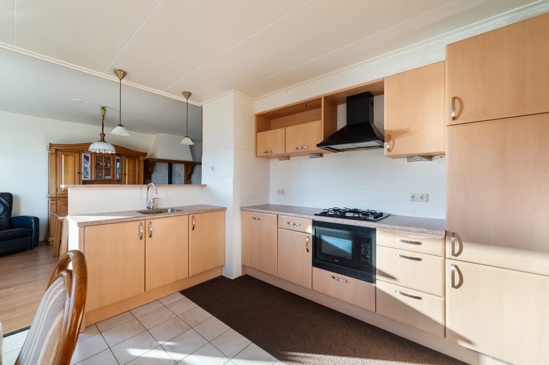 Photo 17 of Burgemeester van Engelenweg 205