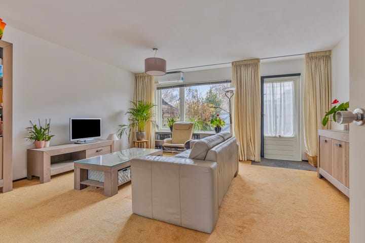 Foto 5 van Veenweidestraat 64