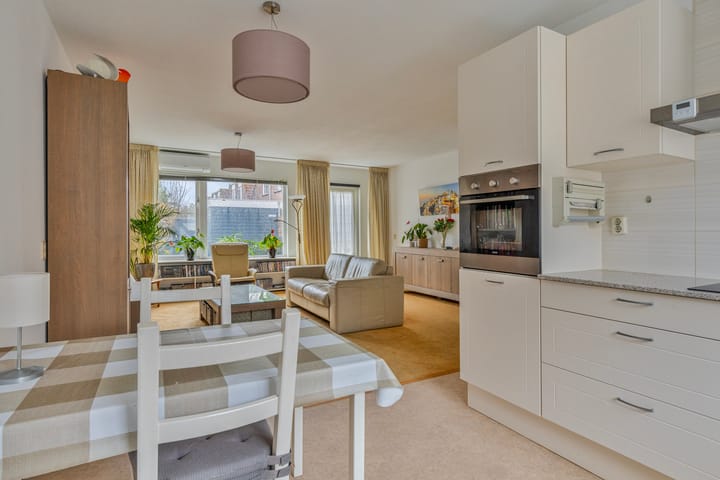 Foto 6 van Veenweidestraat 64