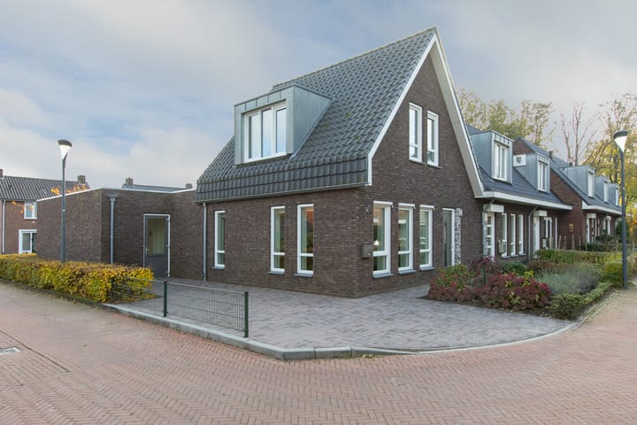 Foto 4 van Cedric Mardonstraat 1