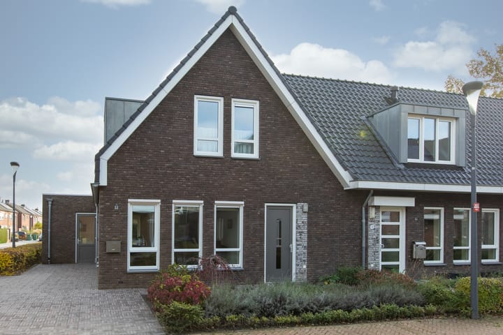 Foto 39 van Cedric Mardonstraat 1