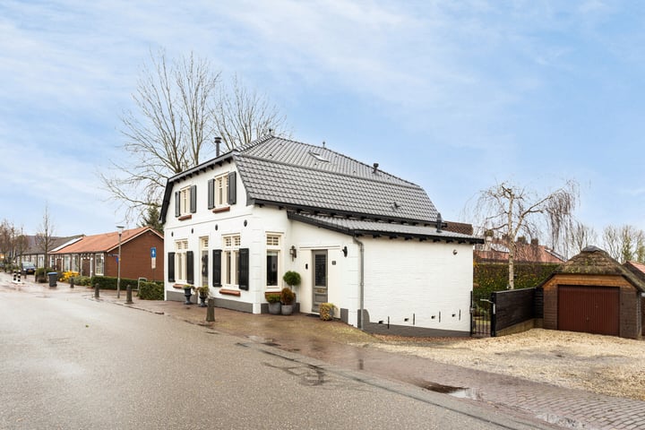 Bekijk foto 2 van Dorpsweg 33