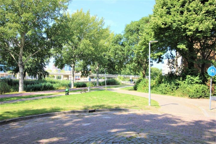 View photo 23 of James Stewartstraat 7