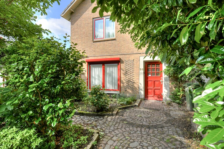 View photo 9 of Mathenessestraat 31