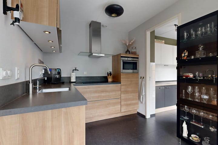 Foto 19 van Koningin Emmastraat 71