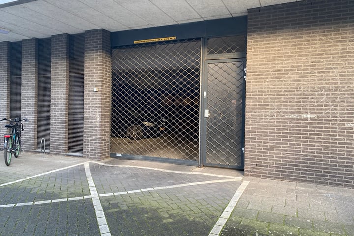 Bekijk foto 2 van Dwarsstraat 11