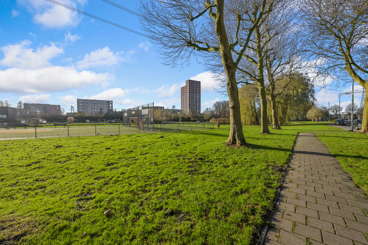 Bekijk foto 25 van Veldbloemenweg 35