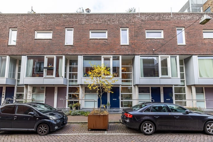 View photo 2 of Prinsenstraat 18