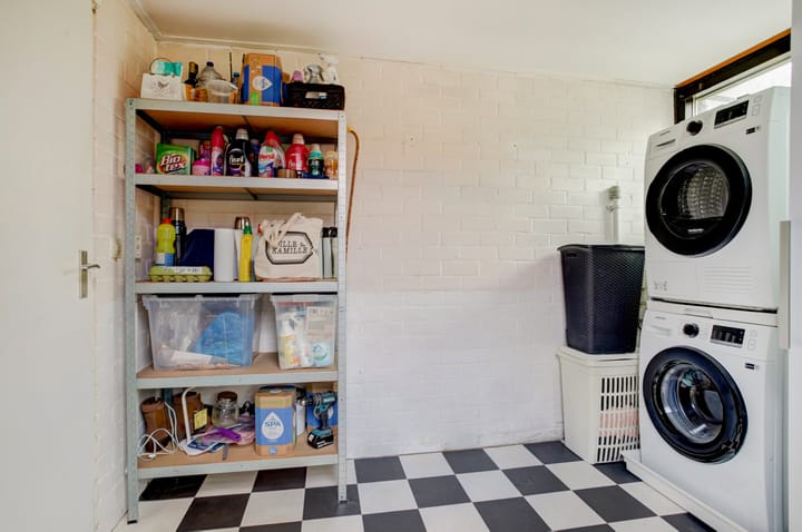 Photo 10 of Schouwstraat 46