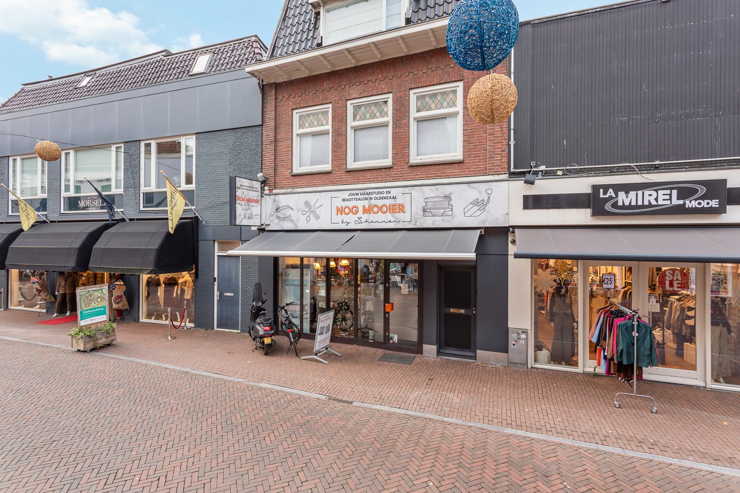 Bekijk foto 1 van Bisschopstraat 9