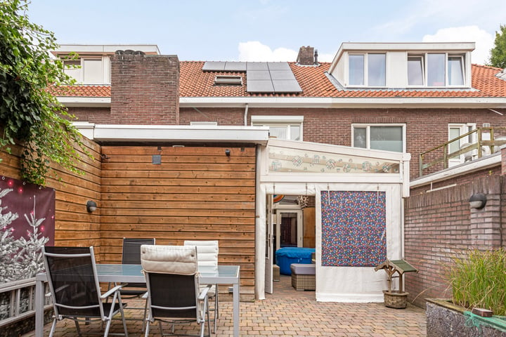 Bekijk foto 40 van Rosa Manusstraat 19