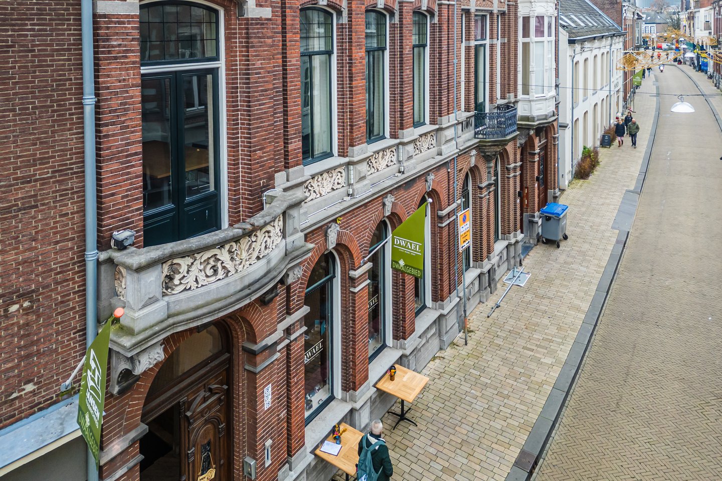 View photo 2 of Nieuwlandstraat 28