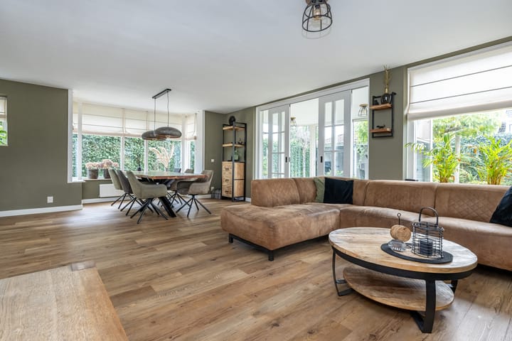 Foto 10 van Joost van den Vondellaan 54