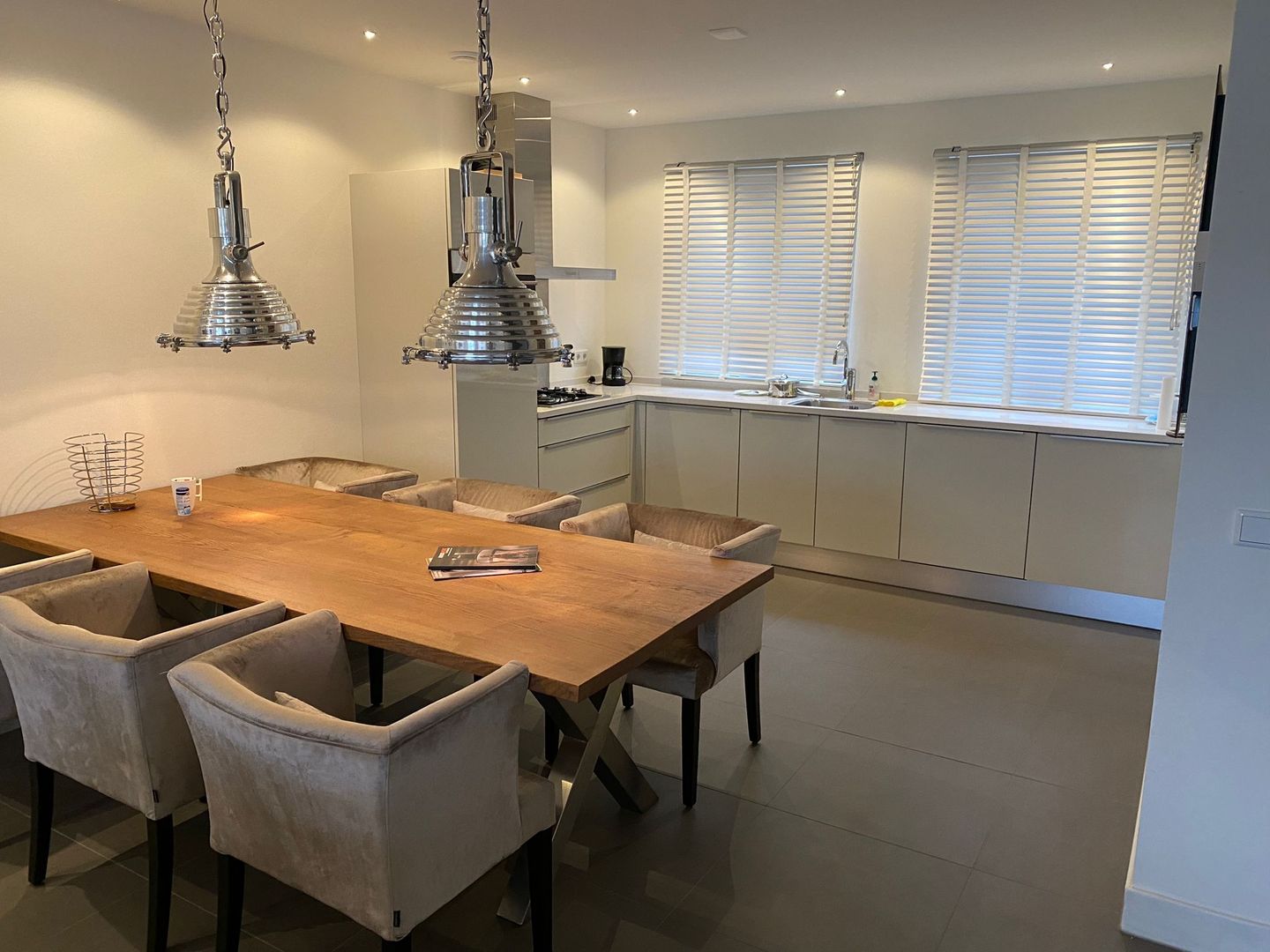 Photo 4 of Zeedijk 2-212