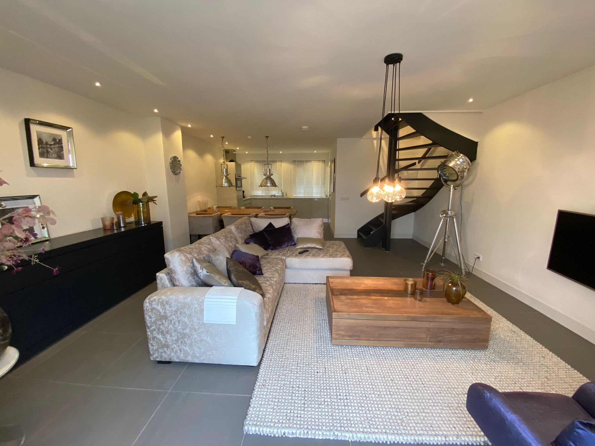 Photo 9 of Zeedijk 2-212