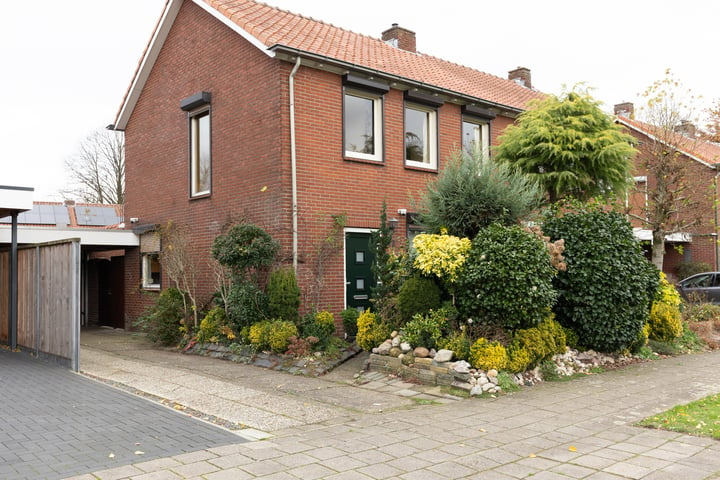 View photo 4 of Lindestraat 12