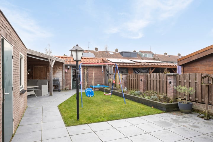 Bekijk foto 30 van Leeuwerikstraat 40