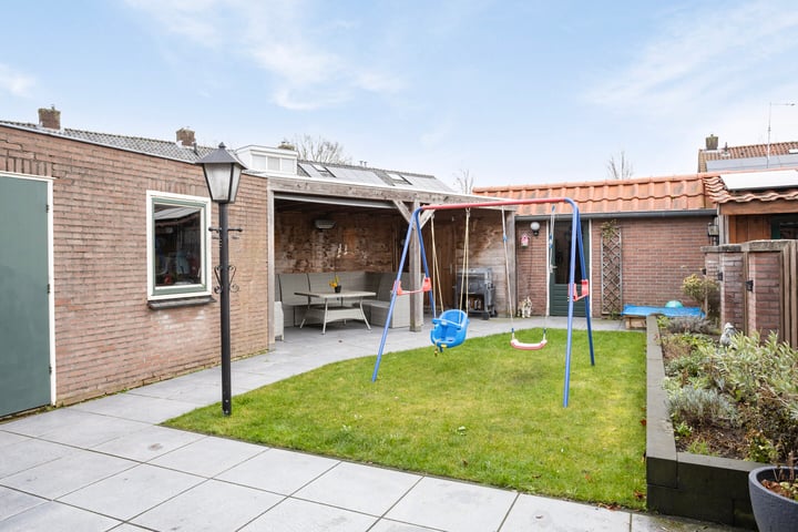 Bekijk foto 31 van Leeuwerikstraat 40