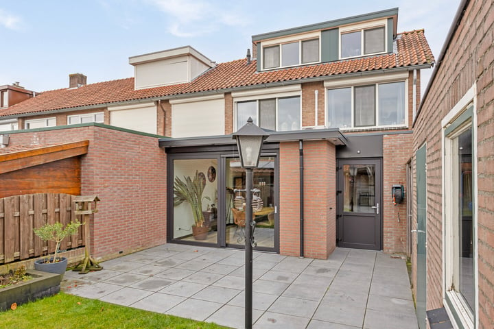 Bekijk foto 36 van Leeuwerikstraat 40