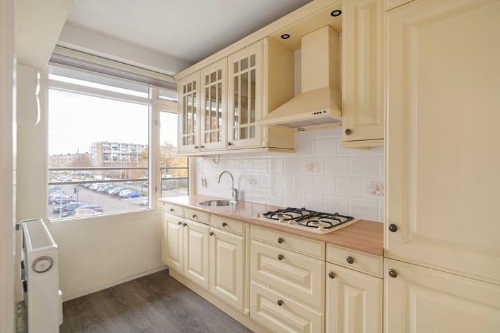 Foto 3 van van Baerlestraat 19