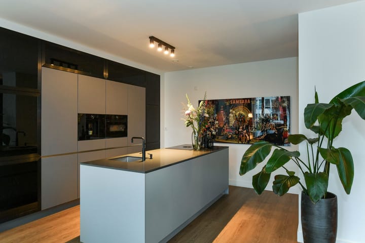 Photo 3 of Jansbuitensingel 23-12