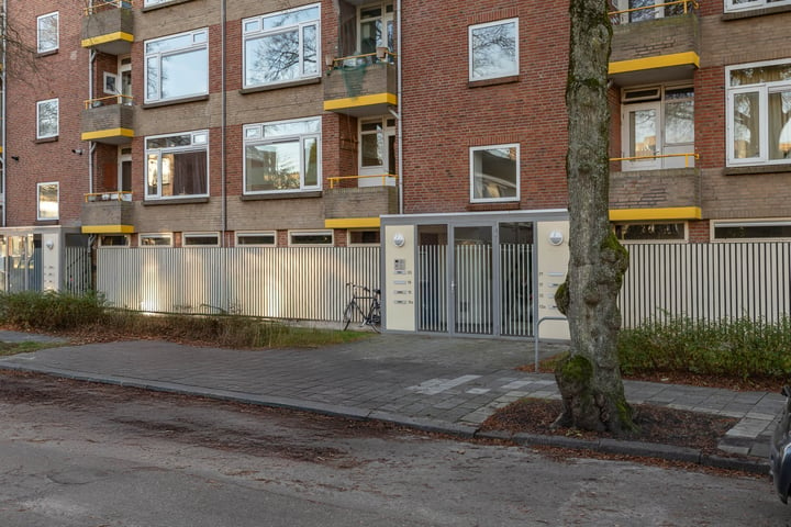 Bekijk foto 33 van De Genestetstraat 15