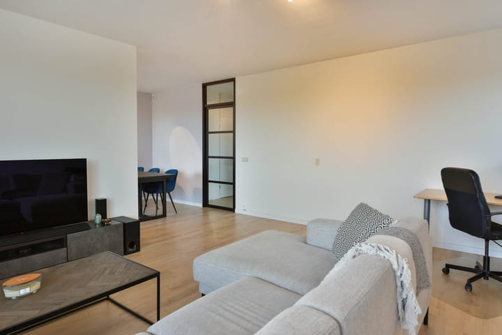 Foto 7 van Boterbloem 71