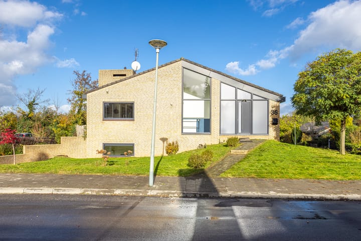 Foto 1 van Schumanstraat 36