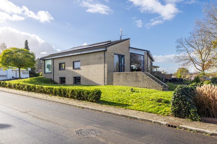 Foto 6 van Schumanstraat 36