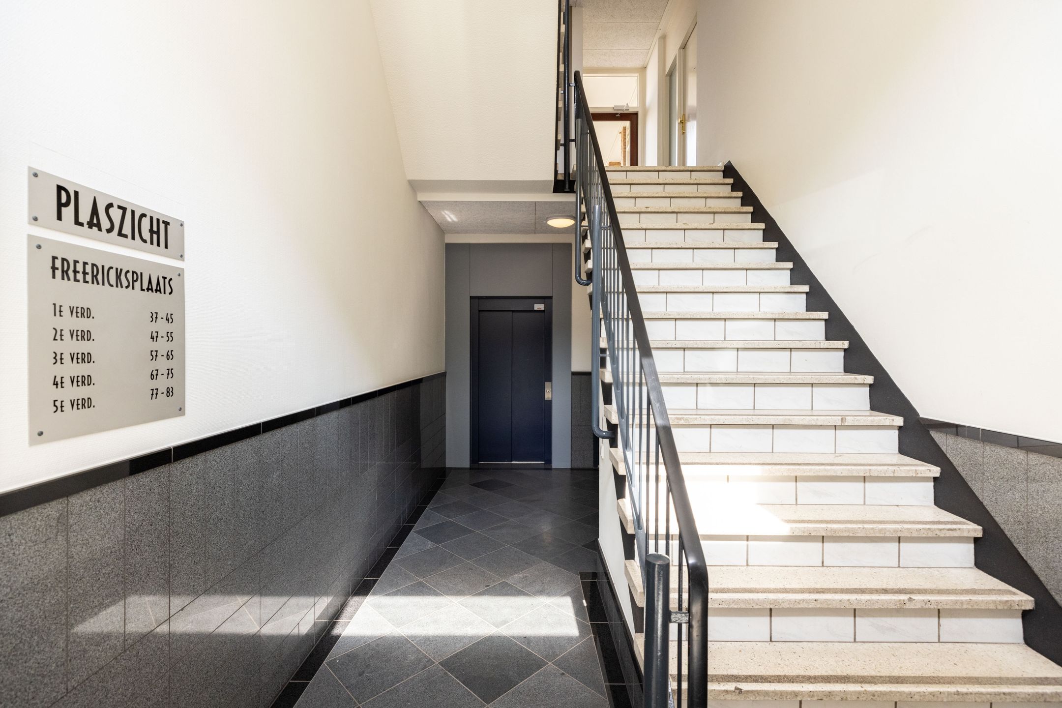 Photo 3 of Freericksplaats 83