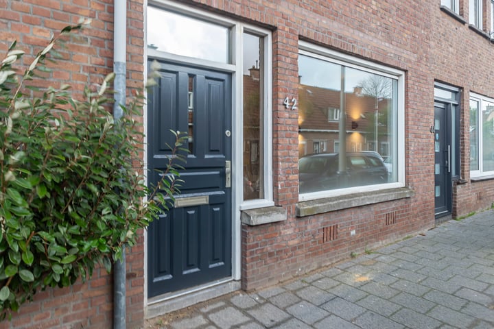 Bekijk foto 5 van Van Koetsveldstraat 42